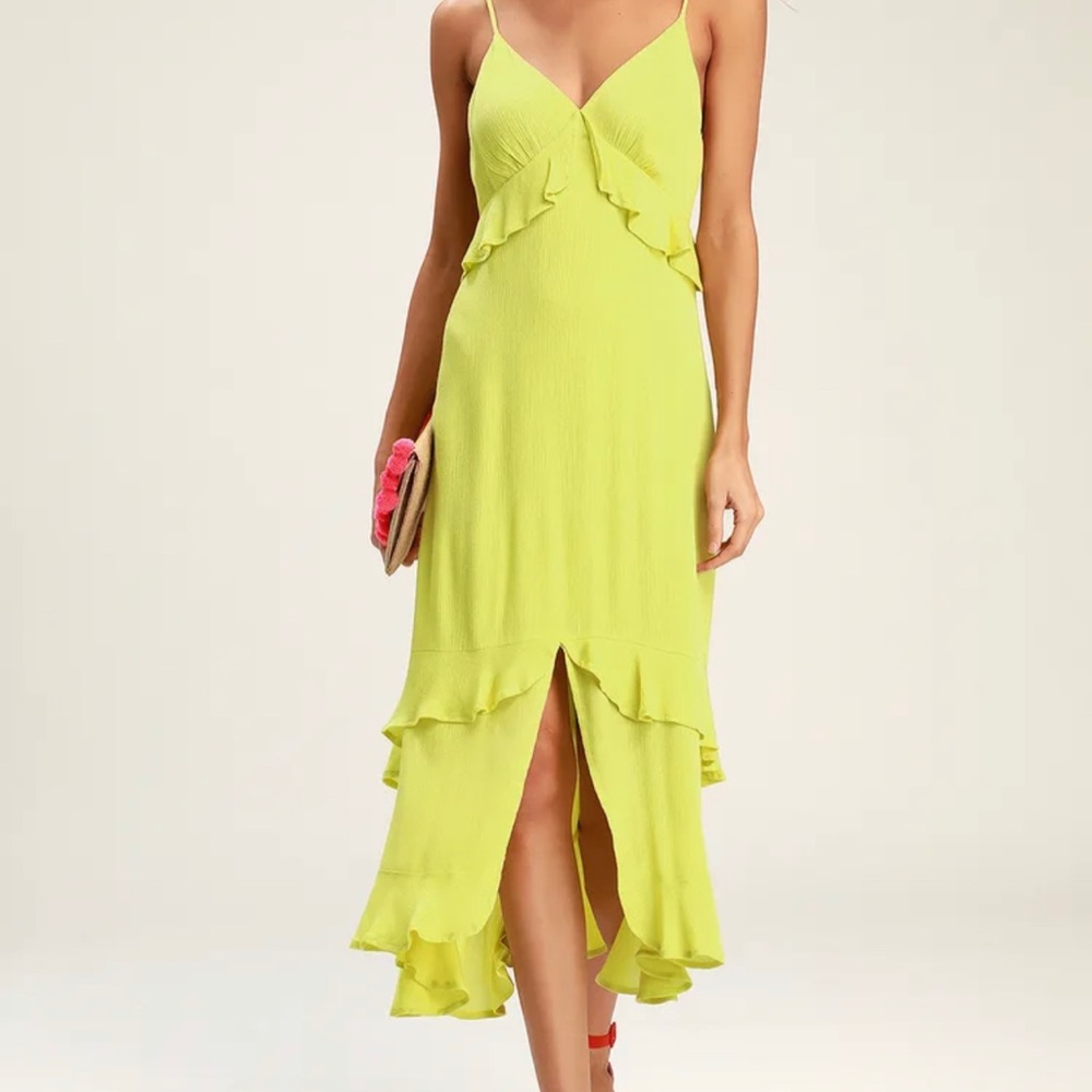 *NEW WITH TAGS* Lulus island time green ruffle dress. Size S